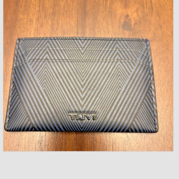 TUMI Nassau Slim Card Case Navy/Black Leather - Picture 2 of 10
